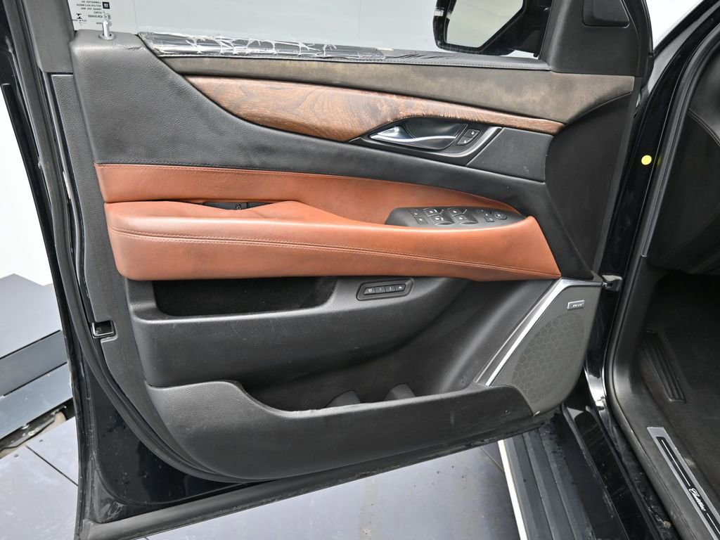 Used 2017 Cadillac Escalade Premium Luxury image 9