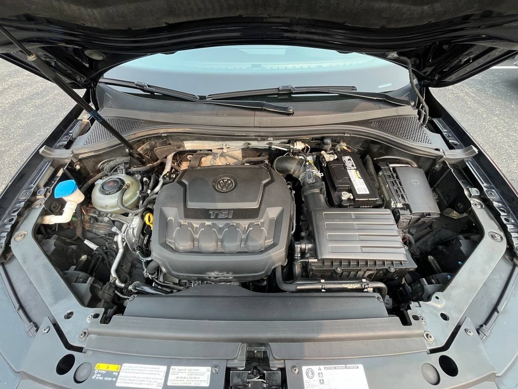 Used 2018 Volkswagen Tiguan SEL AWD/4WD image 31
