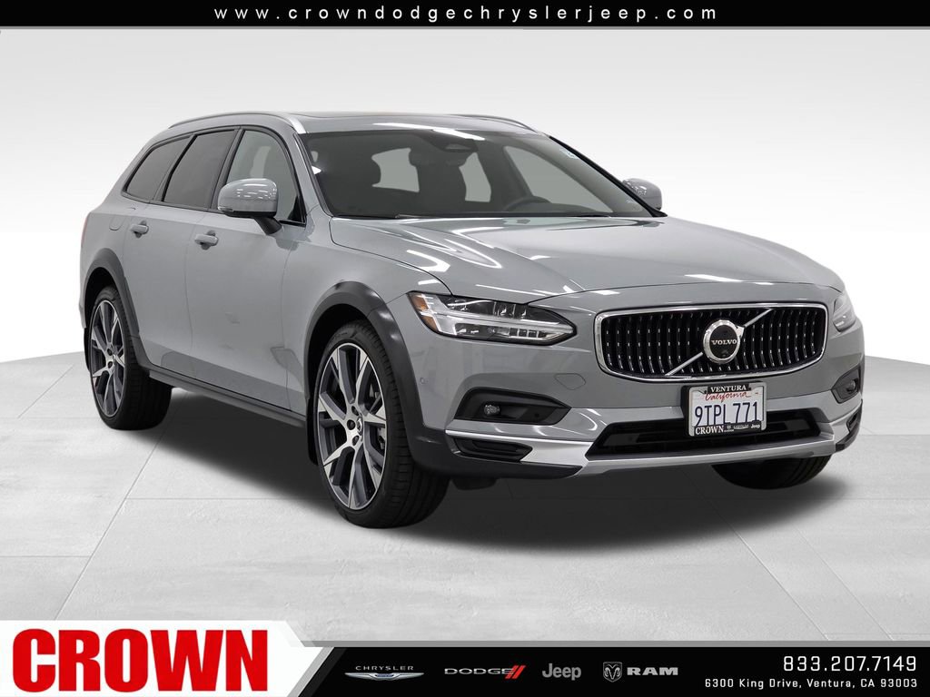 Used 2025 Volvo V90 B6 Cross Country Ultra w/ Protection Package AWD/4WD image 1