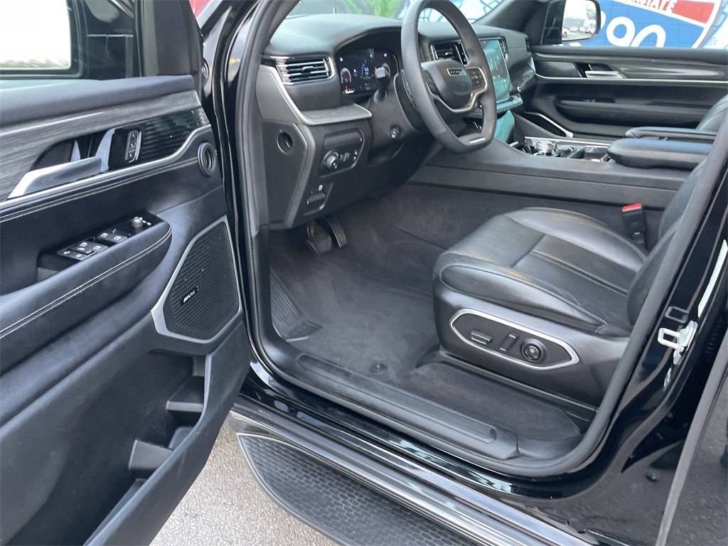 Used 2022 Jeep Wagoneer Series III image 14