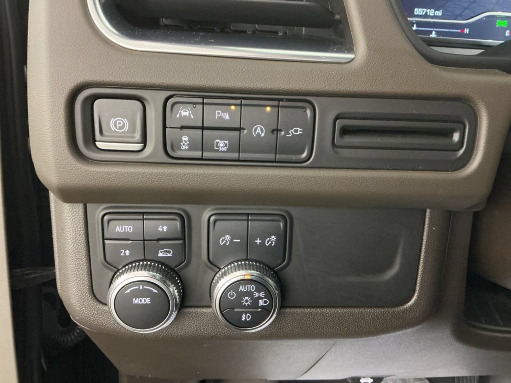 Used 2022 GMC Yukon SLT w/ SLT Luxury Package AWD/4WD image 29