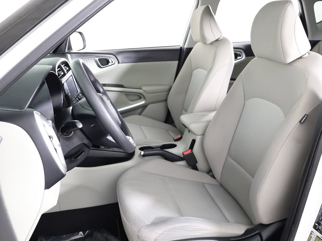 Certified 2023 Kia Soul LX w/ LX Technology Package FWD image 27