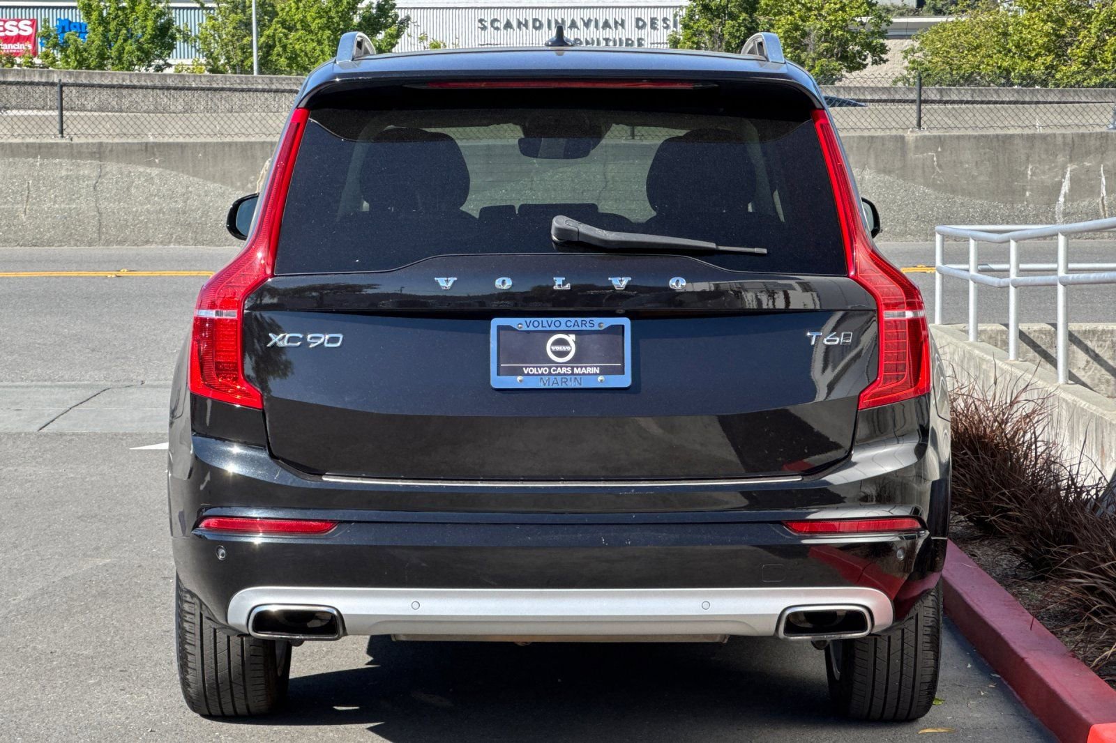 Used 2017 Volvo XC90 T6 Momentum AWD/4WD image 7