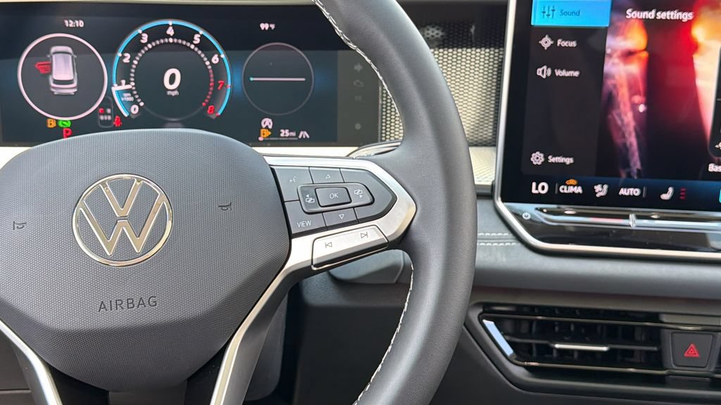 New 2026 Volkswagen Tiguan SE AWD/4WD image 25