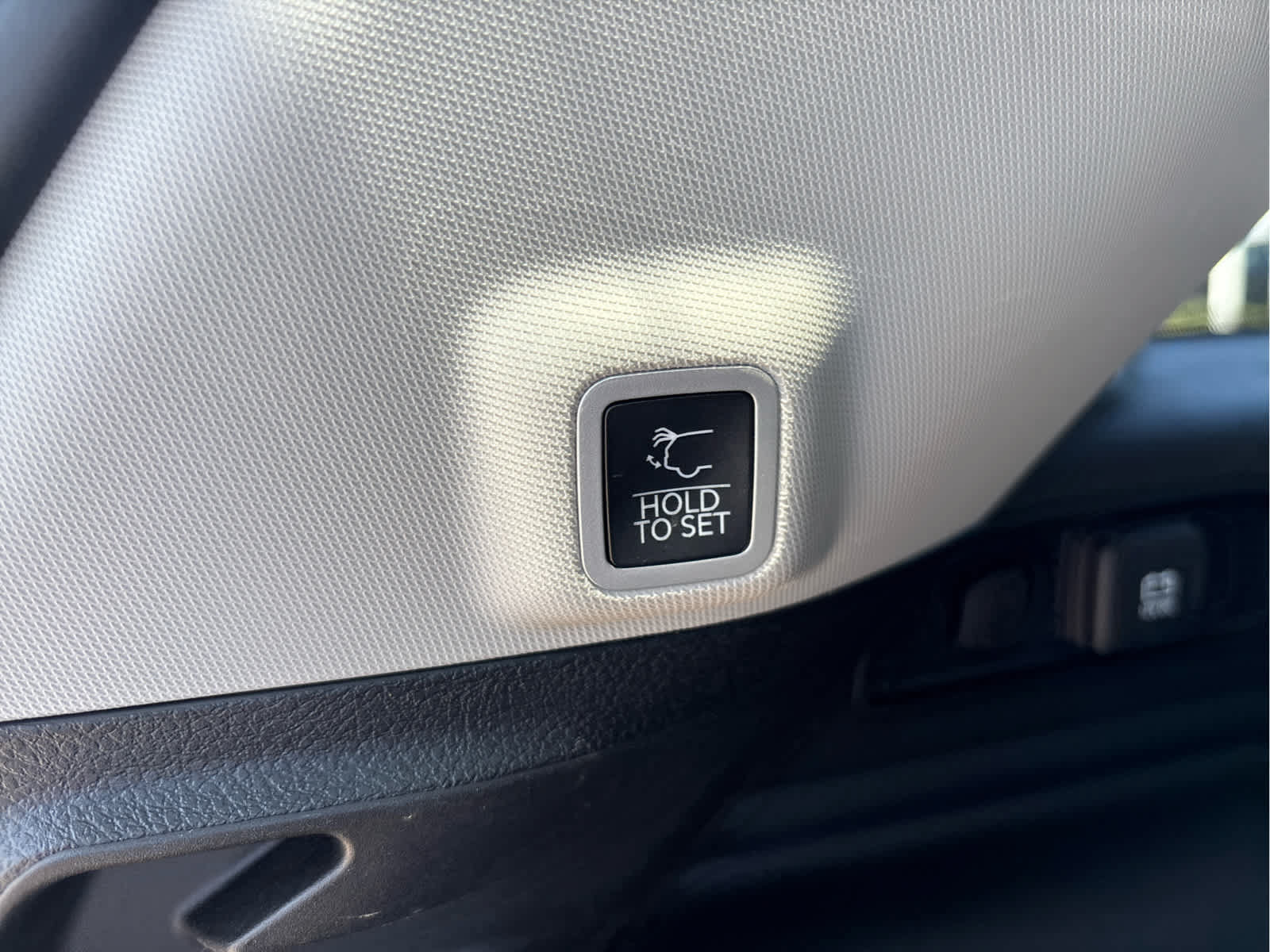 Used 2023 Jeep Grand Cherokee 30th Anniversary AWD/4WD image 12