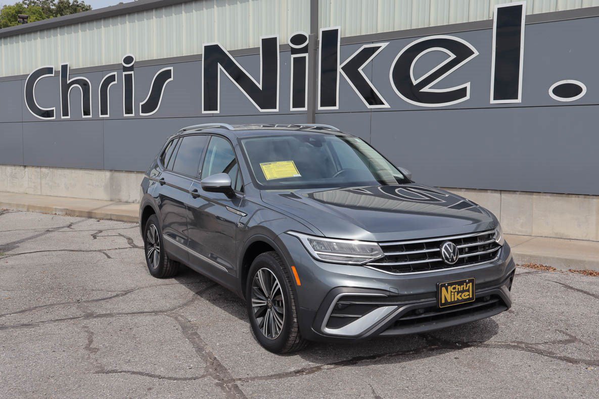 Used 2024 Volkswagen Tiguan Wolfsburg Edition AWD/4WD image 1