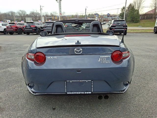 Used 2022 MAZDA MX-5 Miata Grand Touring w/ Appearance Package RWD image 7