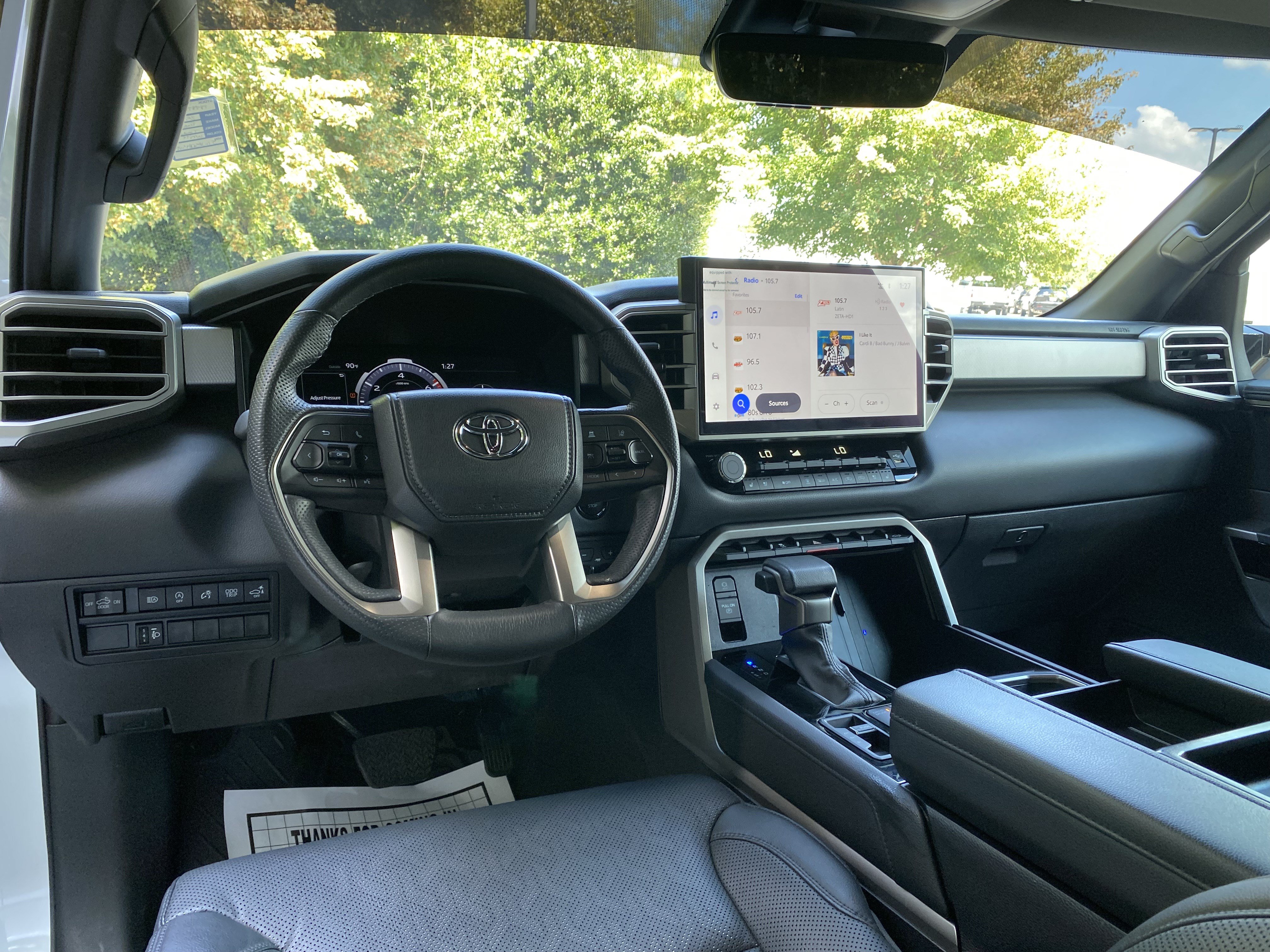 Used 2025 Toyota Tundra Limited AWD/4WD image 32