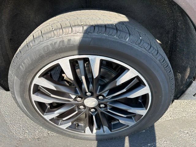 Used 2017 Cadillac XT5 Premium Luxury w/ Driver Assist Package AWD/4WD image 31