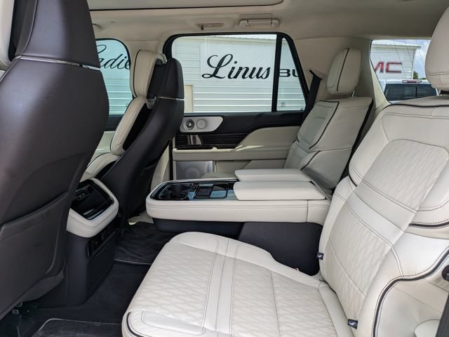Used 2024 Lincoln Navigator Black Label AWD/4WD image 15