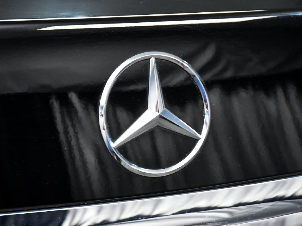 Used 2022 Mercedes-Benz S 500 4MATIC w/ AMG Line Package image 96