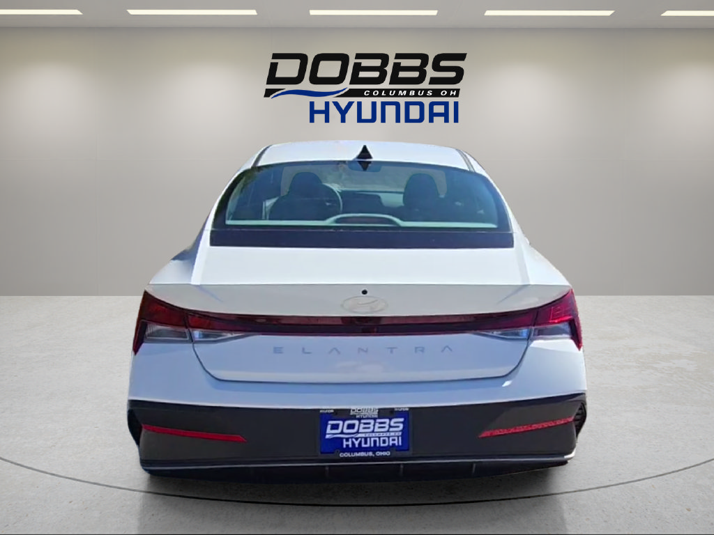 New 2026 Hyundai Elantra SE FWD image 4