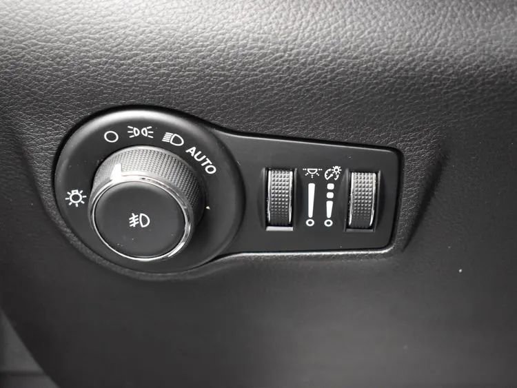 Used 2024 Jeep Compass Latitude image 22