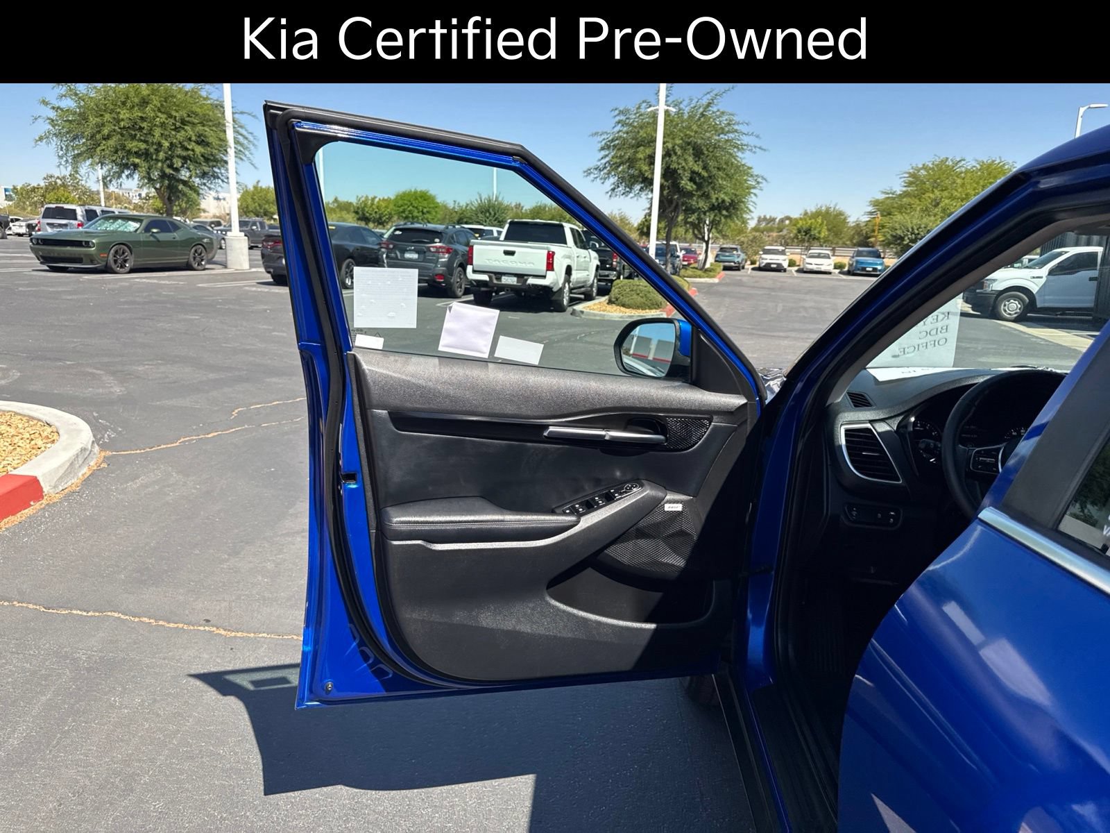 Certified 2021 Kia Seltos SX w/ SX Sunroof Package AWD/4WD image 16
