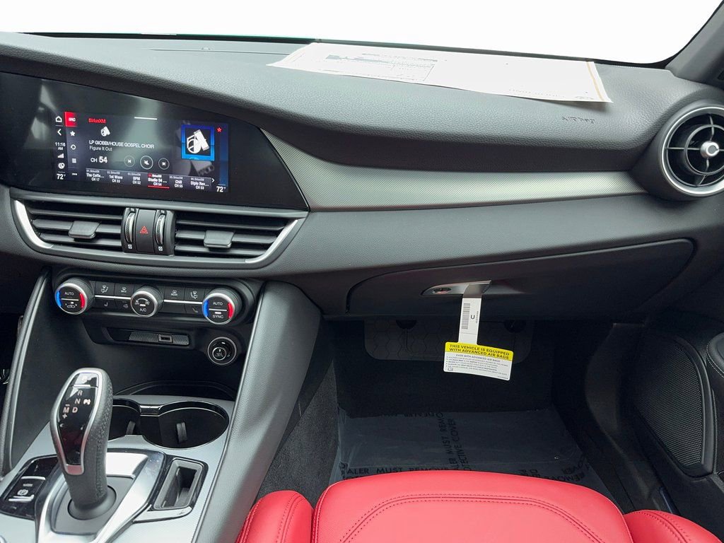 New 2025 Alfa Romeo Giulia Base image 17