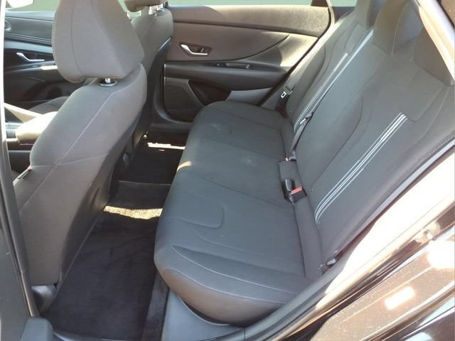 Used 2023 Hyundai Elantra SEL w/ Convenience Package FWD image 17