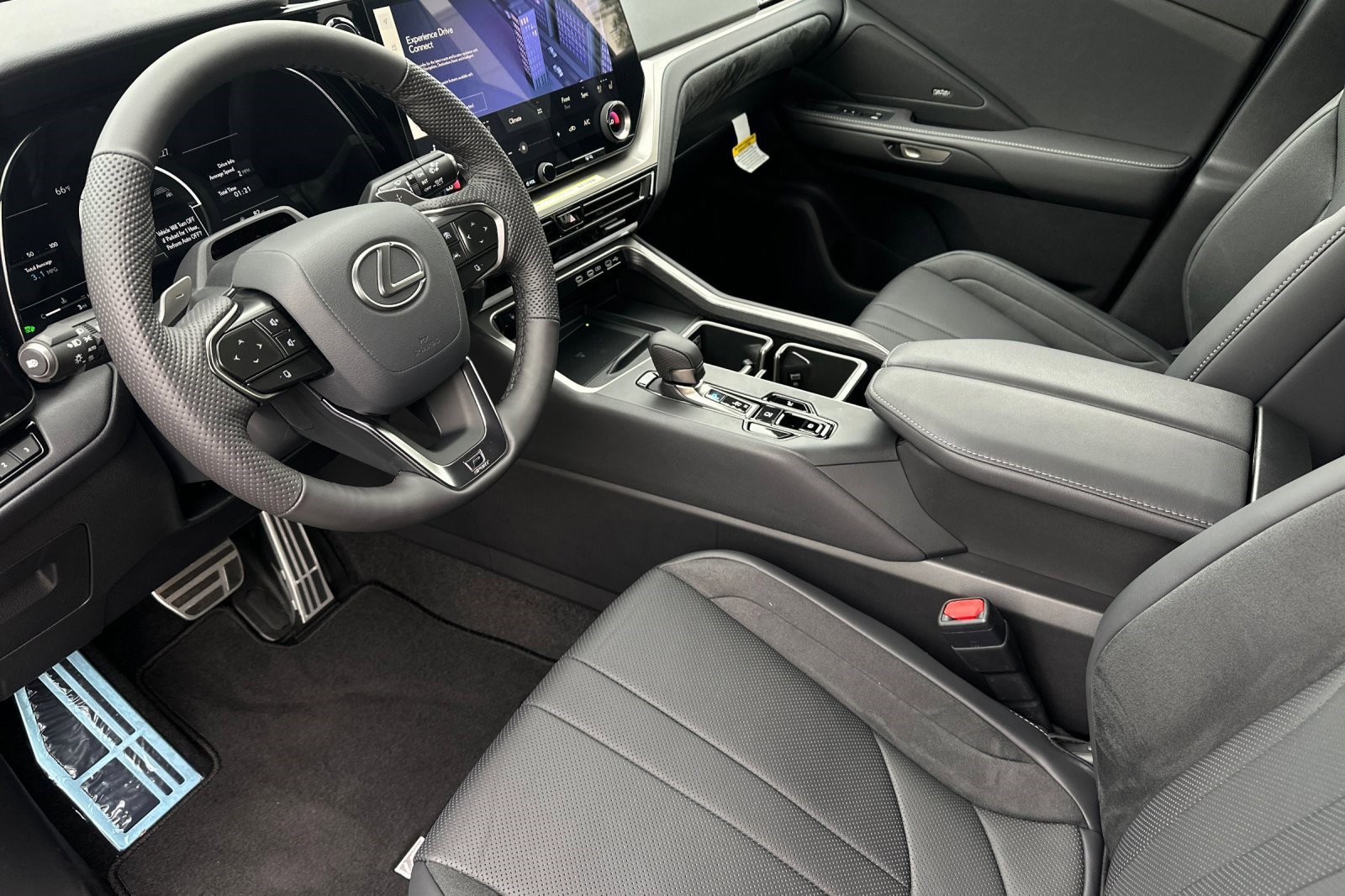 New 2026 Lexus TX 500h AWD image 4