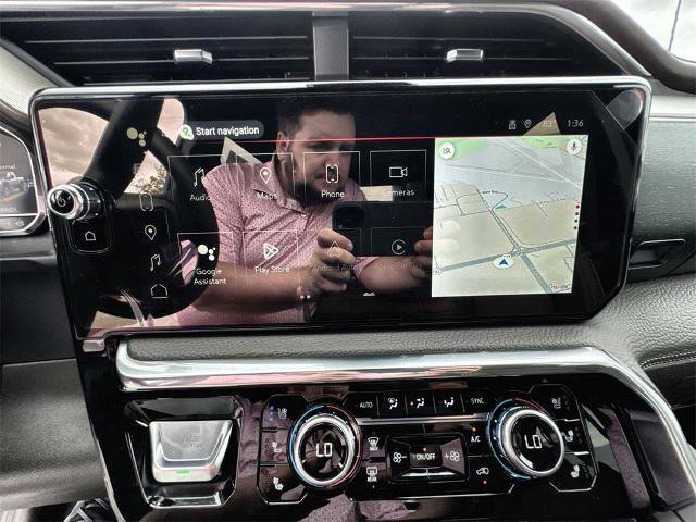 New 2024 GMC Sierra 2500 Denali w/ Denali Reserve Package image 13