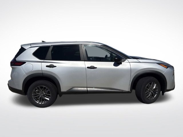 Used 2024 Nissan Rogue S AWD/4WD image 11
