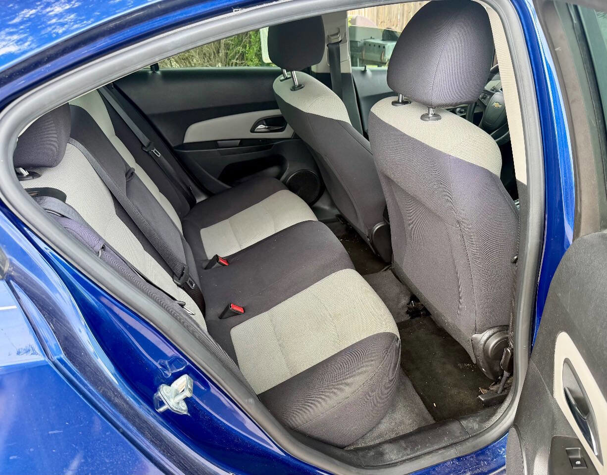 Used 2013 Chevrolet Cruze LS FWD image 14
