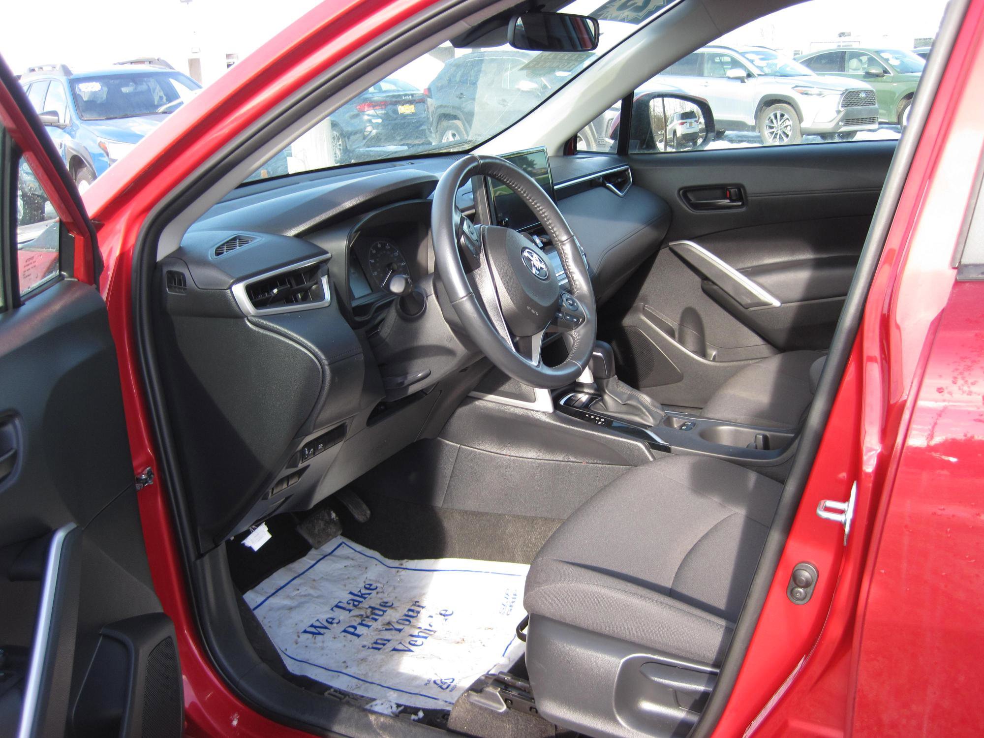 Used 2023 Toyota Corolla Cross LE w/ Moonroof Package image 10