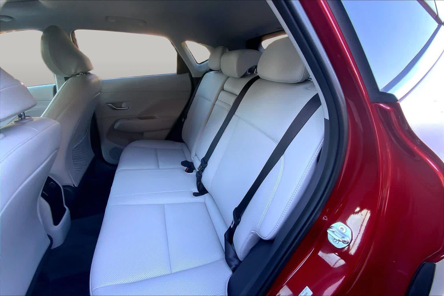 Used 2025 Hyundai Kona Limited FWD image 21