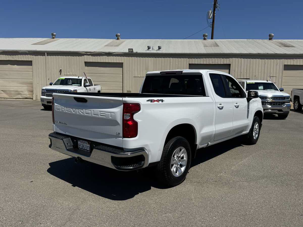Used 2020 Chevrolet Silverado 1500 LT w/ Bed Protection Package AWD/4WD image 11
