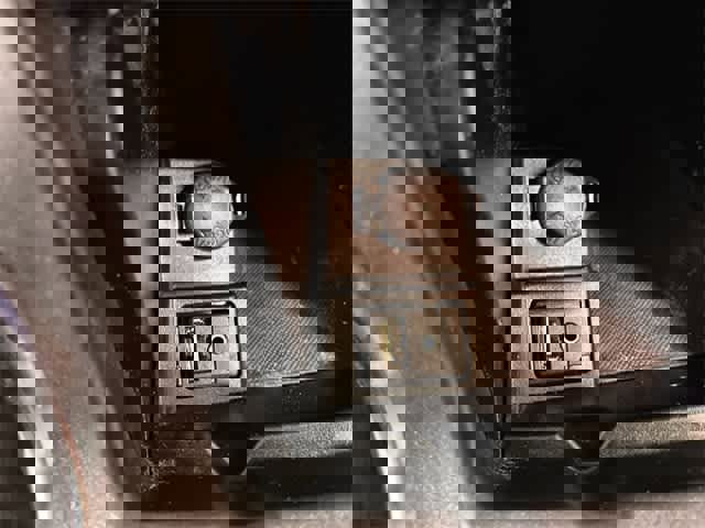 Used 2016 Toyota Camry SE image 31