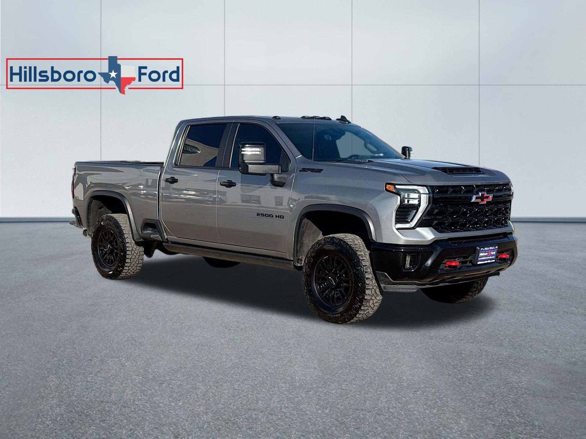 Used 2024 Chevrolet Silverado 2500 ZR2 w/ Technology Package image 4