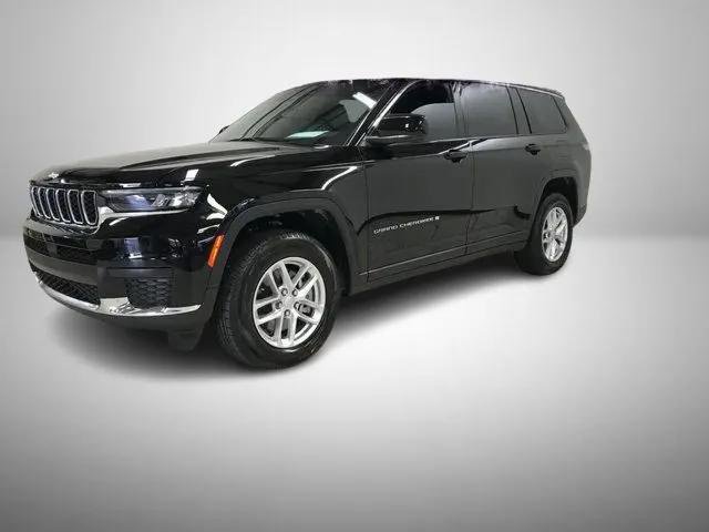 Used 2025 Jeep Grand Cherokee L Laredo w/ Trailer Tow Package AWD/4WD image 2