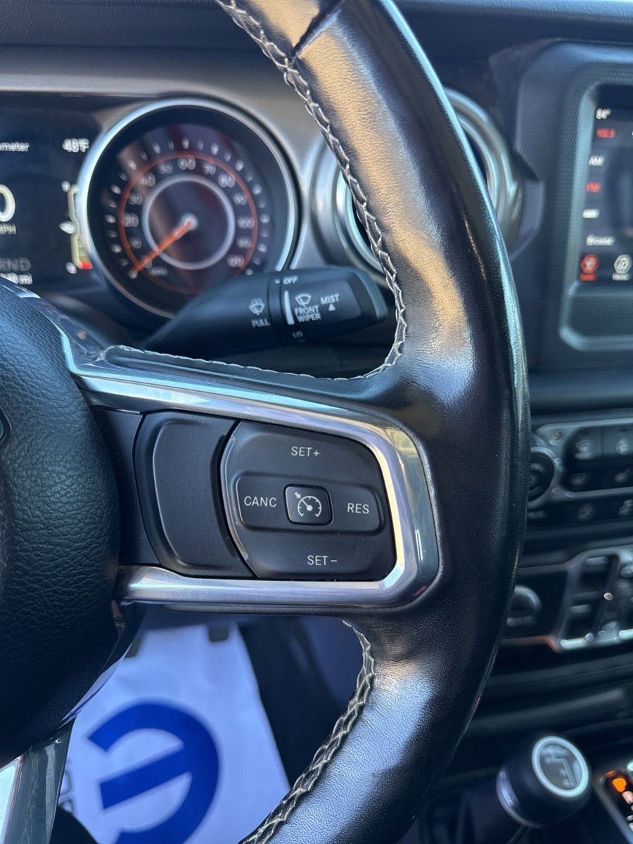 Used 2021 Jeep Gladiator Overland w/ Cold Weather Group AWD/4WD image 23