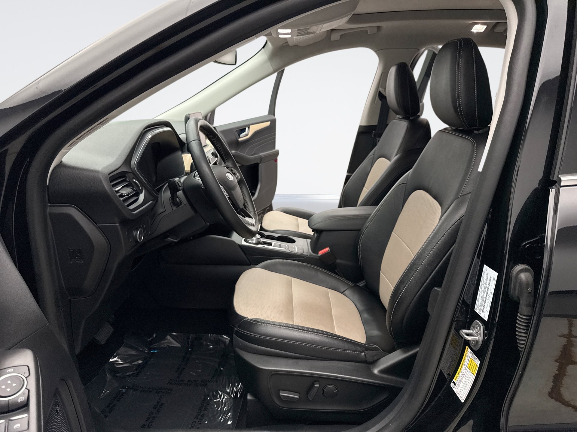 Used 2022 Ford Escape Titanium w/ Titanium Elite Package AWD/4WD image 11