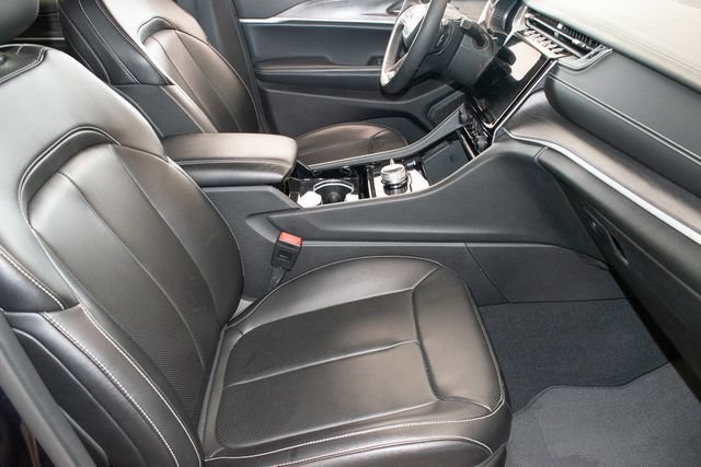 Used 2023 Jeep Grand Cherokee L Limited w/ Luxury Tech Group II AWD/4WD image 10