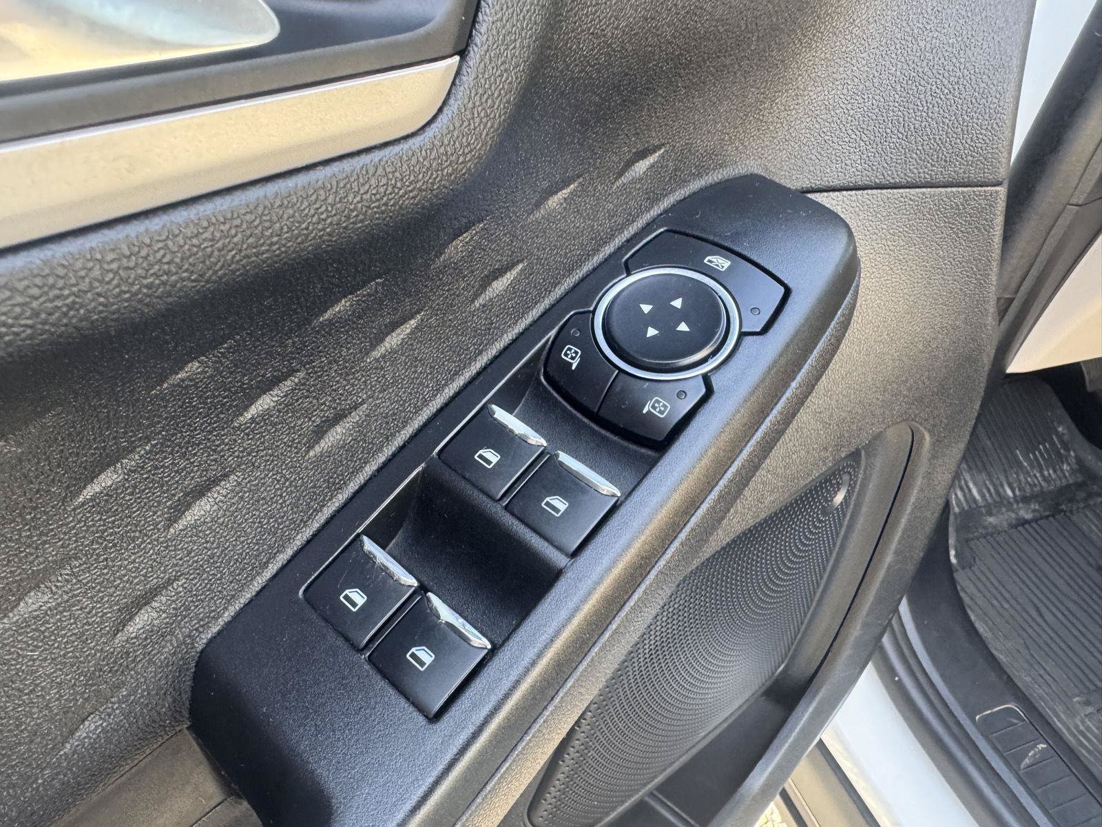 Used 2020 Ford Escape SE AWD/4WD image 13