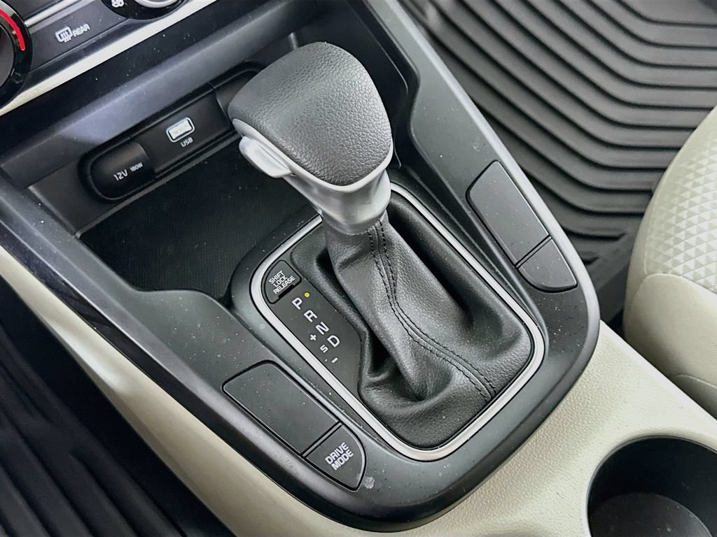 Used 2025 Kia Soul LX w/ LX Technology Package FWD image 28