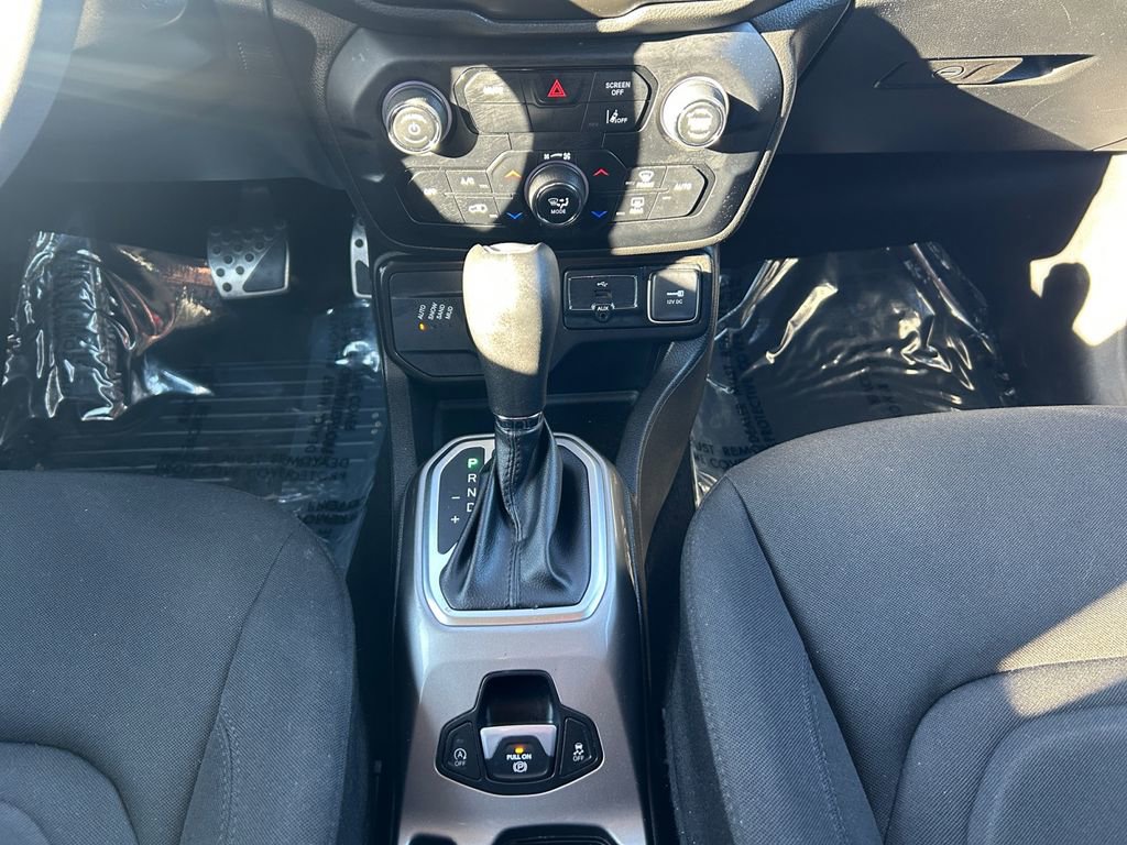 Used 2022 Jeep Renegade Latitude image 12