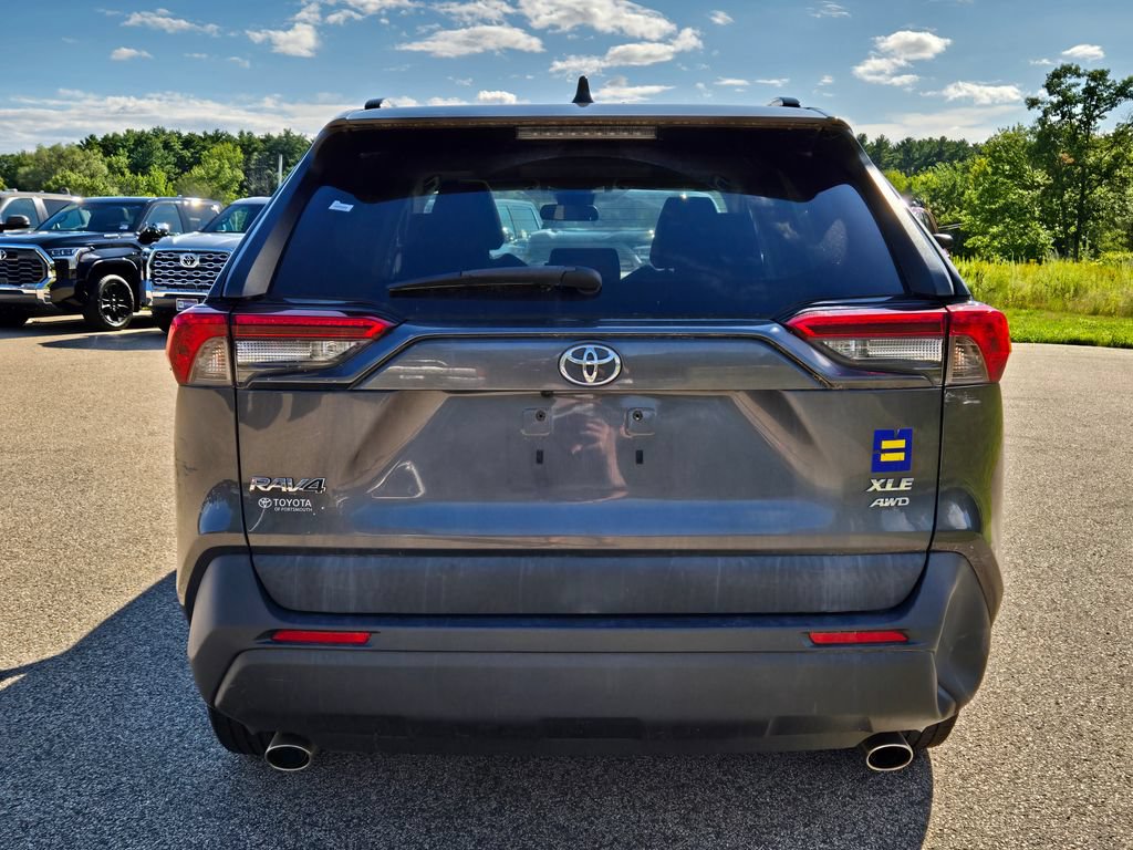 Used 2020 Toyota RAV4 XLE w/ Convenience Package AWD/4WD image 4
