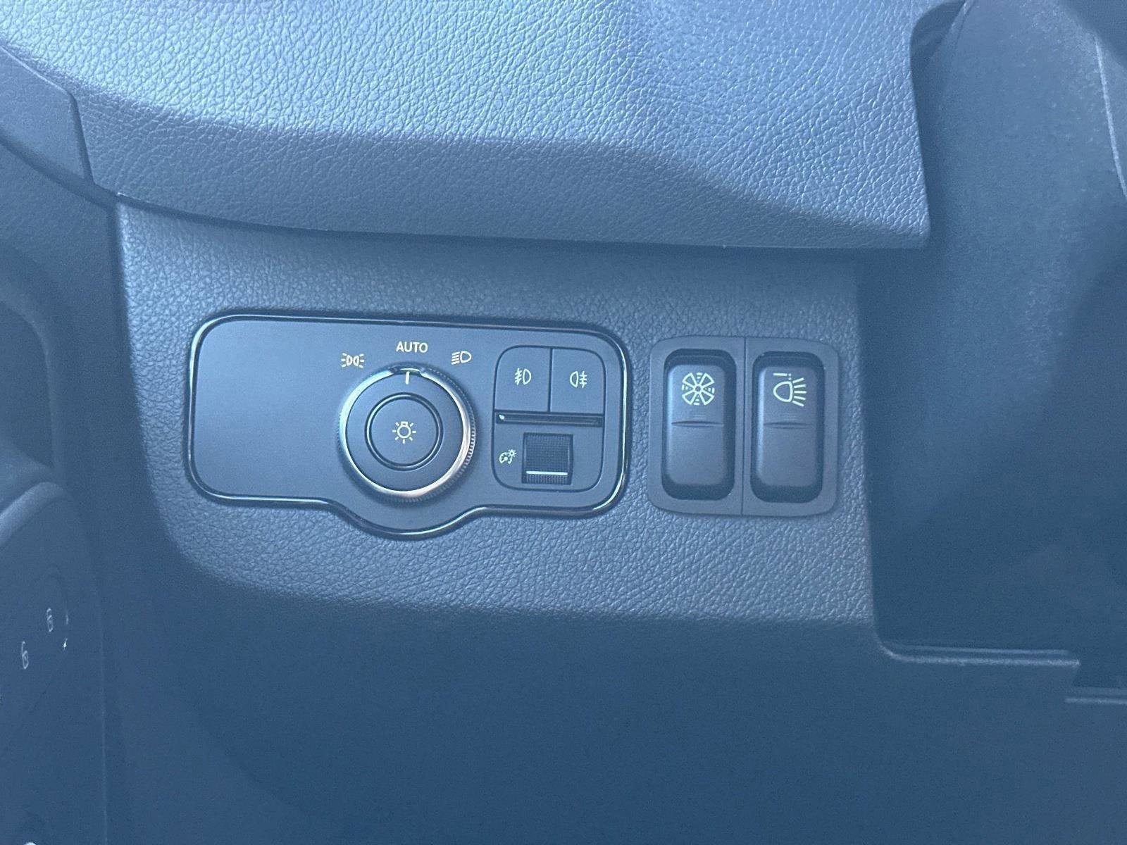 Used 2020 Mercedes-Benz Sprinter 2500 image 25