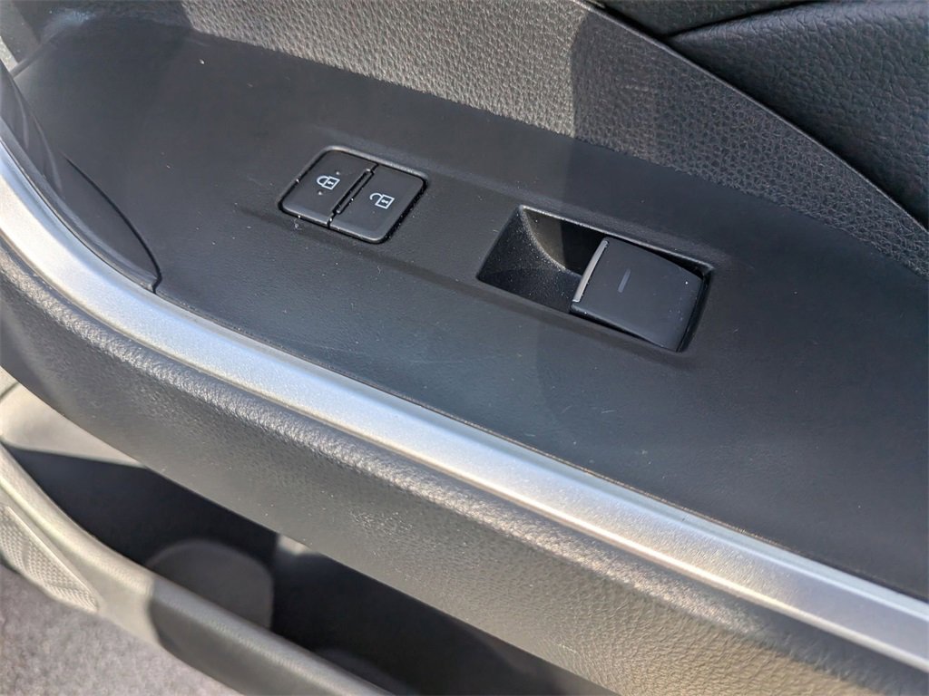 Used 2025 Toyota RAV4 XLE image 31