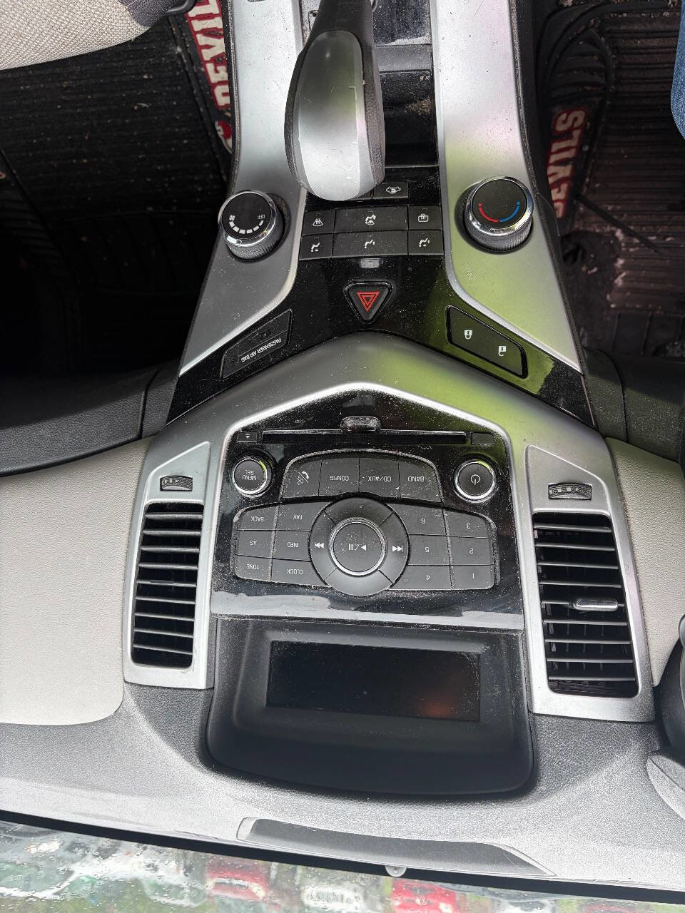 Used 2013 Chevrolet Cruze LS image 15