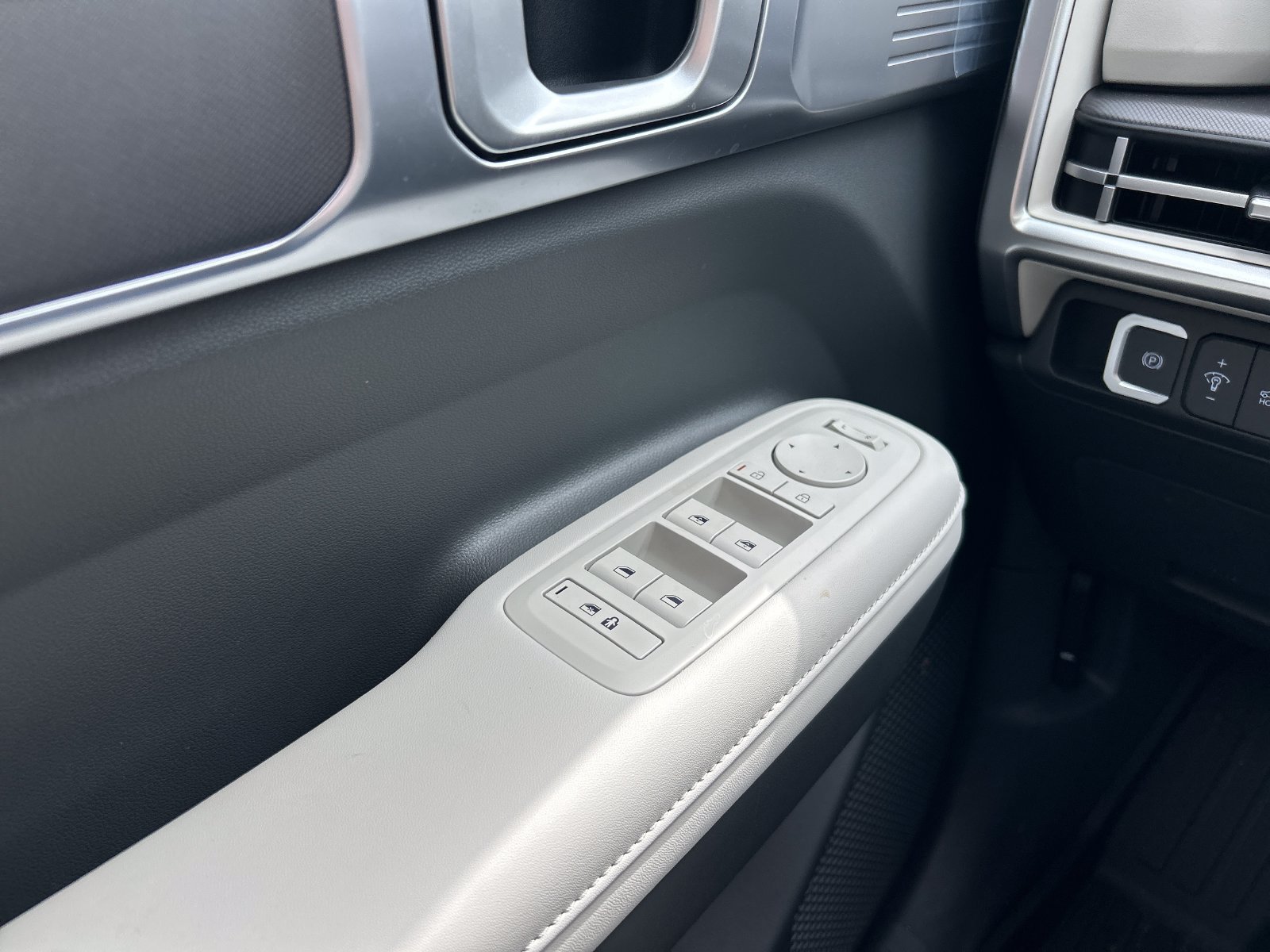 New 2026 Hyundai Santa Fe SEL AWD/4WD image 12