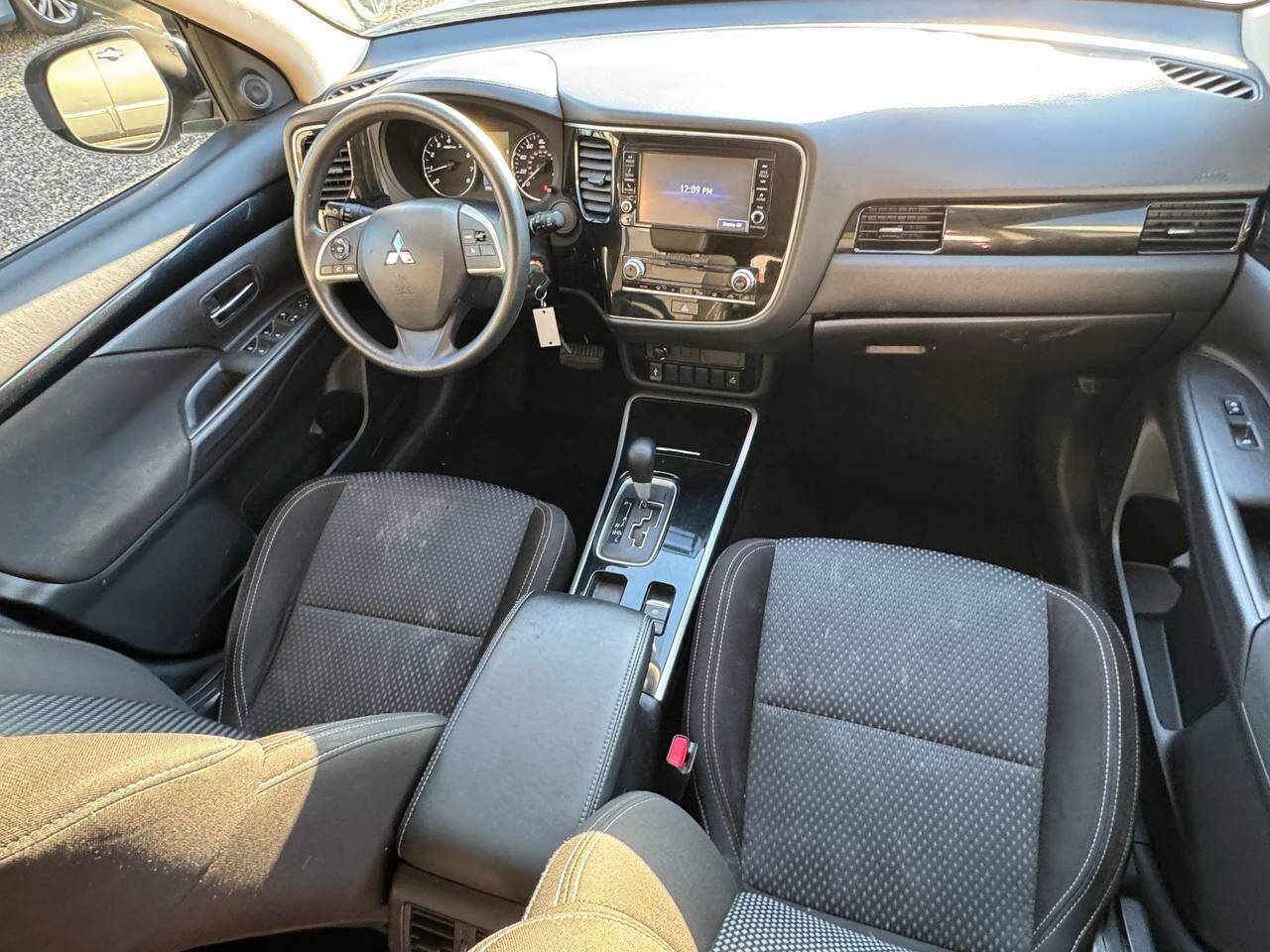 Used 2020 Mitsubishi Outlander ES image 20