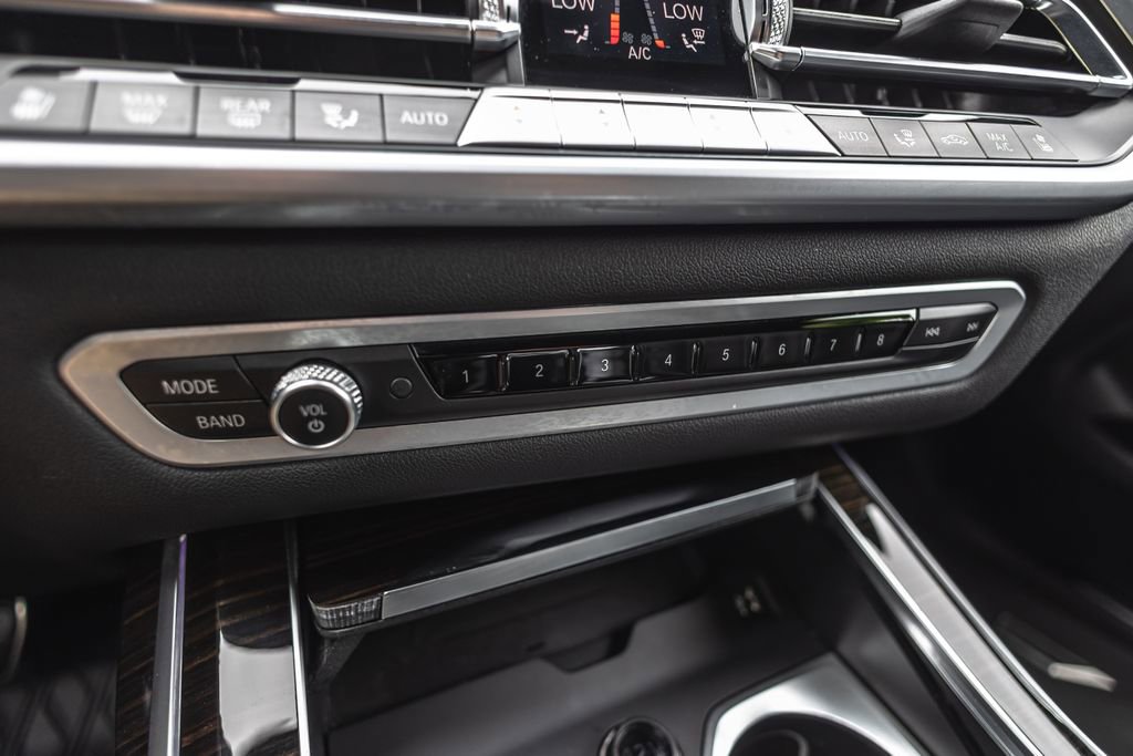 Used 2021 BMW X7 M50i w/ Executive Package AWD/4WD image 19