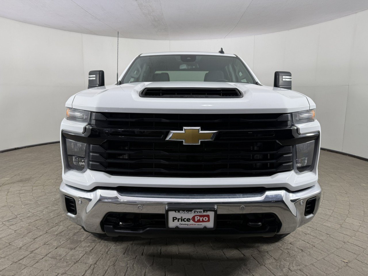 Used 2025 Chevrolet Silverado 3500 W/T w/ WT/CX Safety Package AWD/4WD image 2