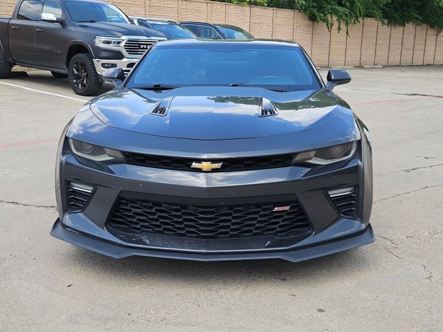 Used 2018 Chevrolet Camaro SS RWD image 2