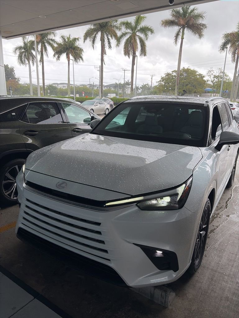 Used 2025 Lexus TX 350 AWD w/ Technology Package image 3