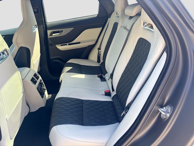 Used 2020 Jaguar F-PACE SVR image 21