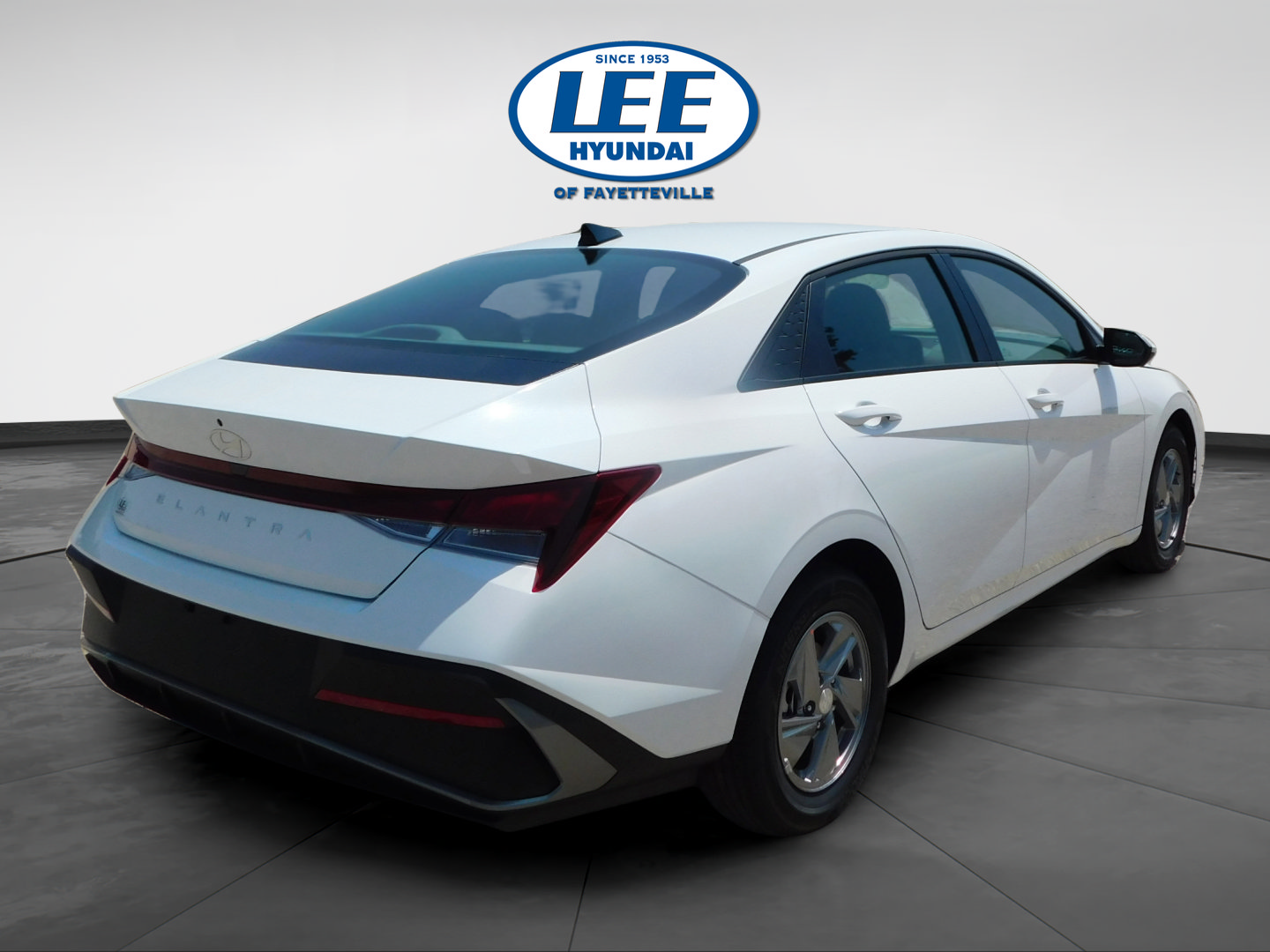 Certified 2025 Hyundai Elantra SE FWD image 3