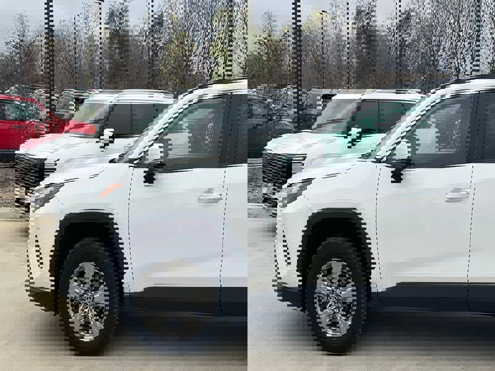 Used 2025 Toyota RAV4 XLE image 7