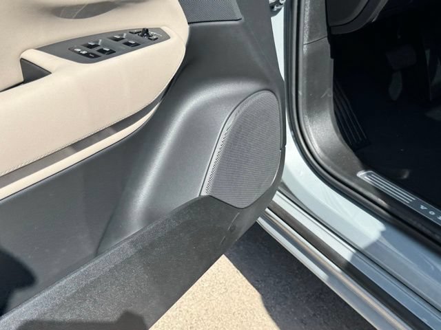 New 2026 Volvo XC90 B6 Plus w/ Protection Package AWD/4WD image 15